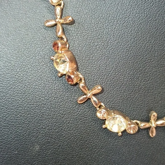 Gold toned vintage necklace with stones - Picture 2 of 5